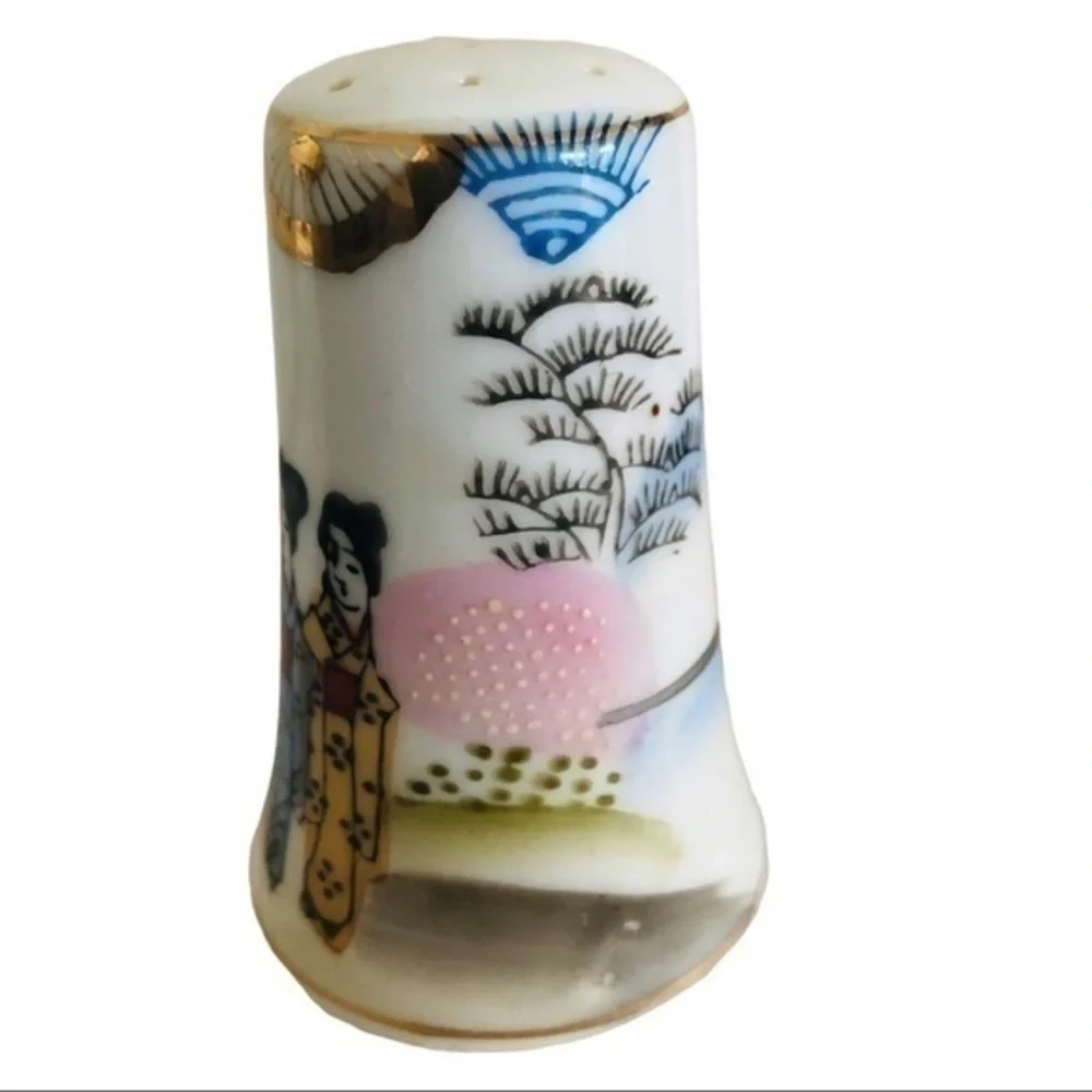 Beautiful Japanese Painted Salt And Pepper Shaker